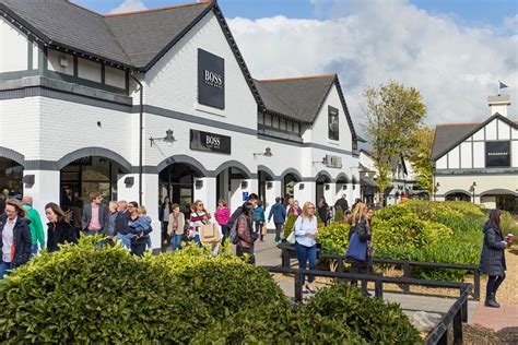 prada cheshire oaks